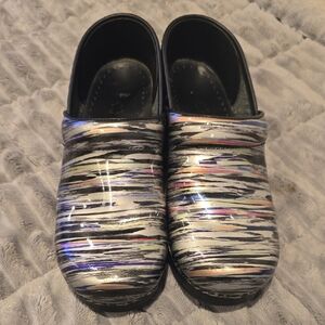 Dansko Womens Metalic Stripe Patent Clogs Size 38 (US Size 8) Black Multicolor